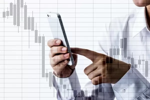 外出先からもスマホで操作ができる！